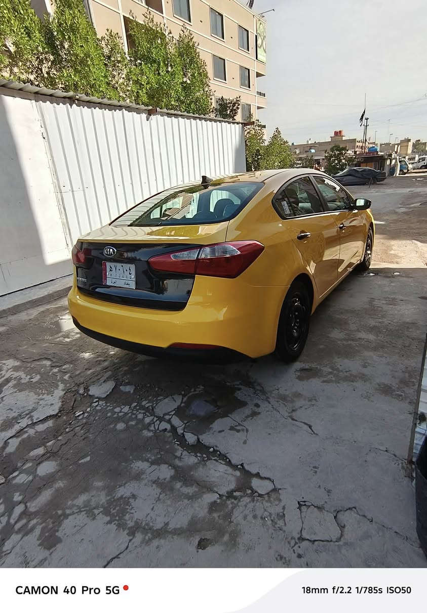 السلان عليكم فررتي ١٦ امريكي محرك ١٨٠٠ دوش سيارة جديده بعني الكلمة  ماشية ٨٦ حقيقي السيارة ليبل واحد بدون ايدباك بدون تبديل السعر ١٢٢ ورقة وبيه مجال للشراي 
مكاني بغداد الزعفرانية ***********
