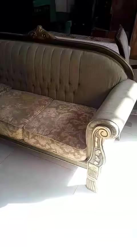 طقم كنب نخب تفصيل 
خشب لاتيه


**إذا كنت صاحب هذا الإعلان وتريد حذفه لأي سبب، رجاءا أرسل رسالة إلى الدعم الفني**