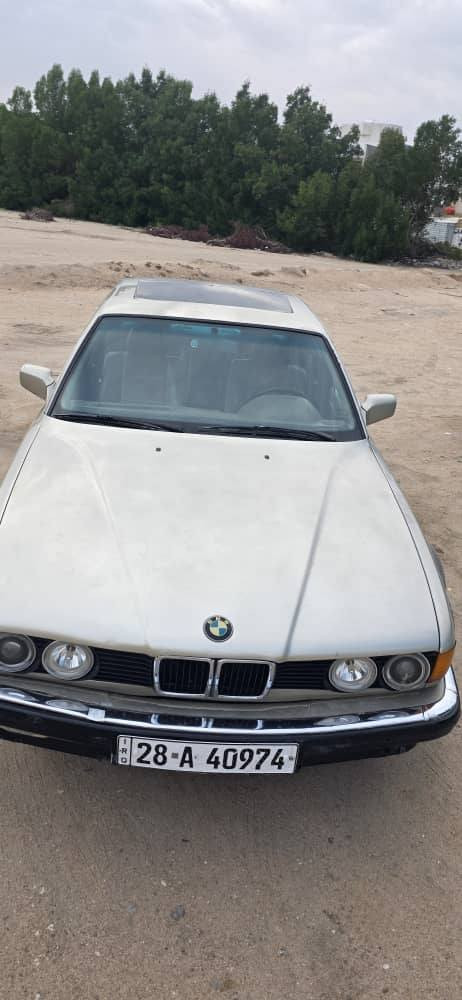 السلام عليكم
بي ام للبيع 735موديل1991
 سياره جاهزه كله عله بلاد 
مكفوله من صبغ تبريد ثلج هيترات مري جام كله شغال مكينه كير بل كارتون
رقم نجف مكان السياره نجف شرط مداور ثاني يوم 
سنويه لل2028السعر 53بيه مجال للاستفسار ***********
