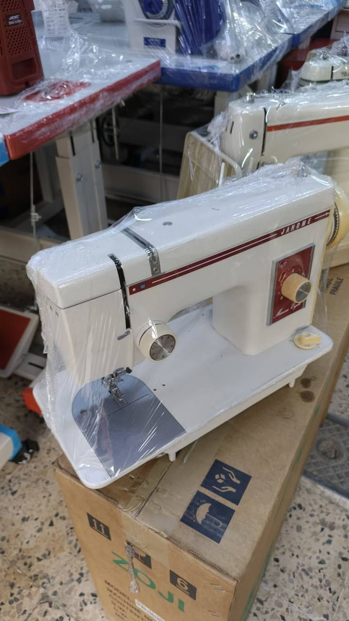 مكائن ياباني اصلي بضمان لمدة عامين 
خياط عدل فقط تعمل علا كل انواع القماش
للاستفسار واتساب
***********
