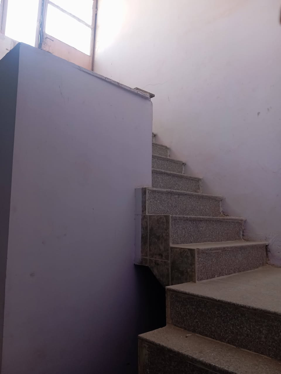 يتوفر شقة للايجار جديدة غير مسكونه سابقا
المساحه 100 م 
العنوان:شارع 80 حي الأمين خلف بناية حلويات قصر الشام
***********
