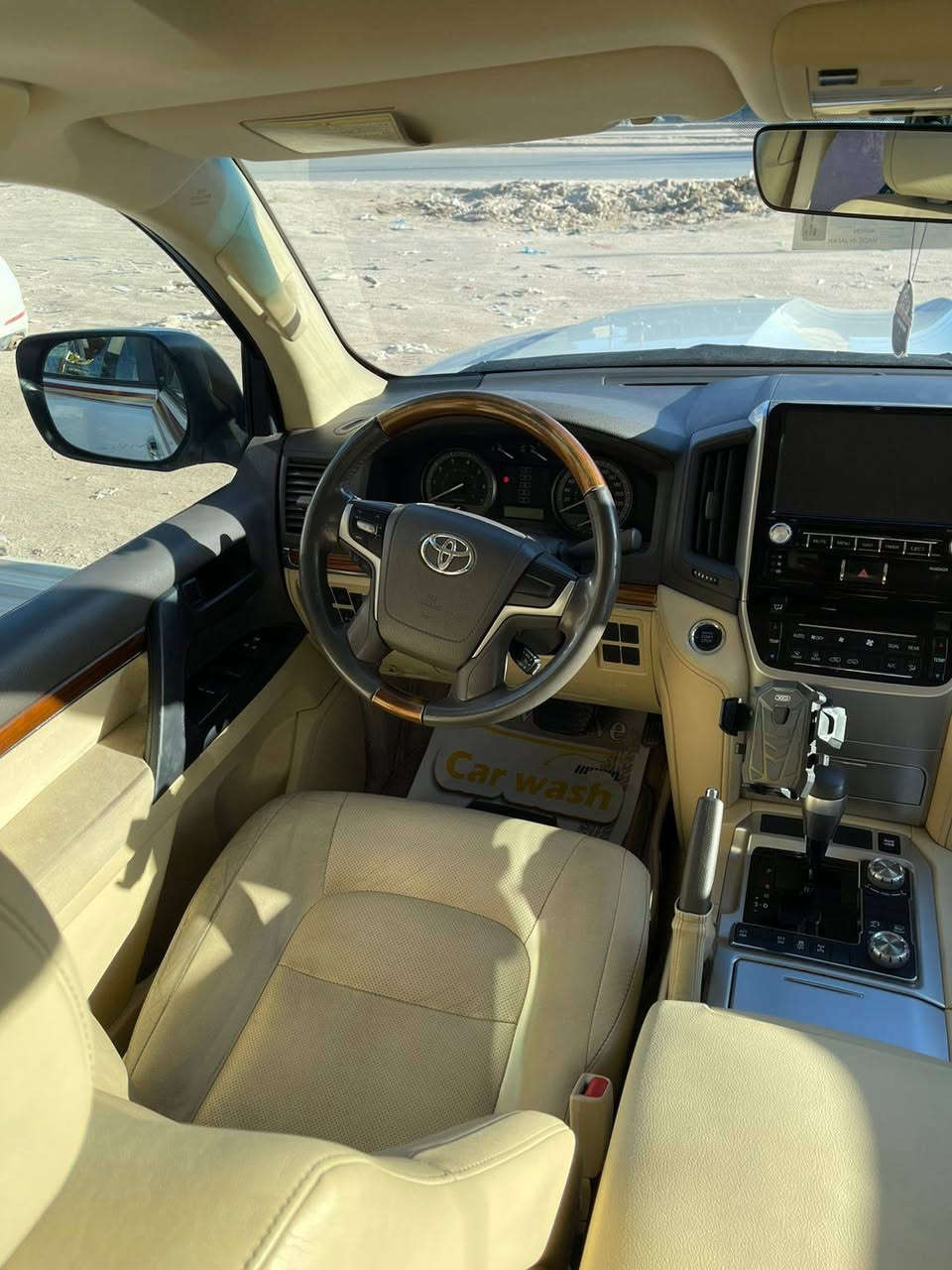 لاندكروز  رقم دهوك  ٢٠١٧
ماشيه ٨٨ الف السياره ع وضع الشركة  ٦ سلندر
مكاني نجف 
***********
