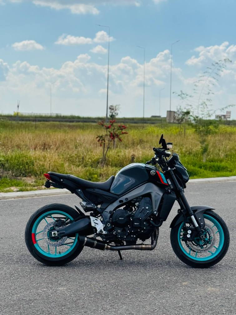 MT 09 2023 900cc  5000 KM roshtwa taya lo taya ba shart Gzoz sistama 
MODE : ABS - SCS- TCS- LIF -BC-M-D-QS↑↓ agar mushtari net bezarman maka أربيل, العراق


**إذا كنت صاحب هذا الإعلان وتريد حذفه لأي سبب، رجاءا أرسل رسالة إلى الدعم الفني**