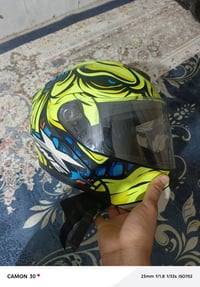 عندي هاي الخوذة للبيع نضافتهة 95% 07887416265