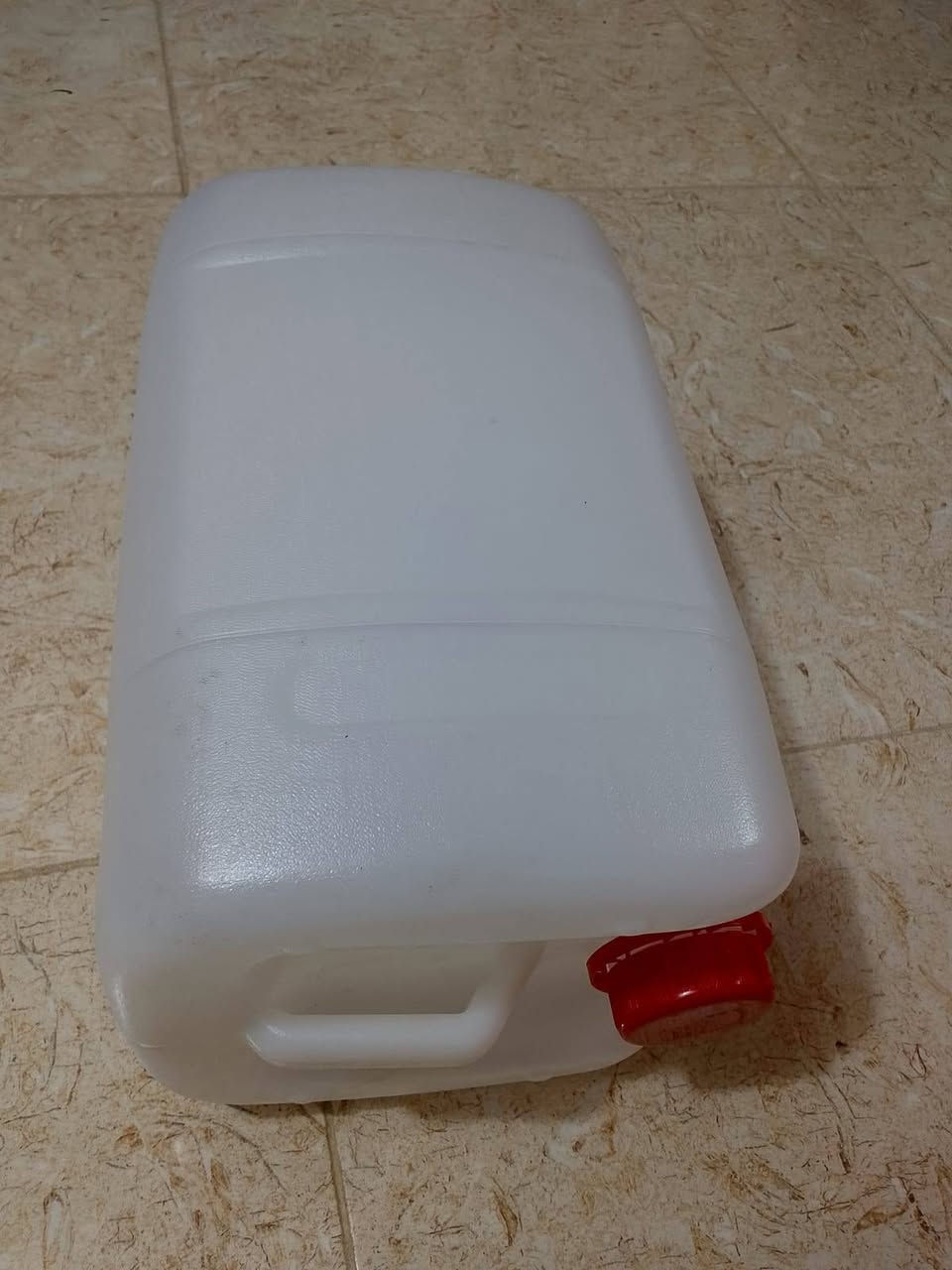 السلام عليكم
جلكانات بلاستيك اللبيع
10 التر عدد 12 
20 التر عدد 80
***********
