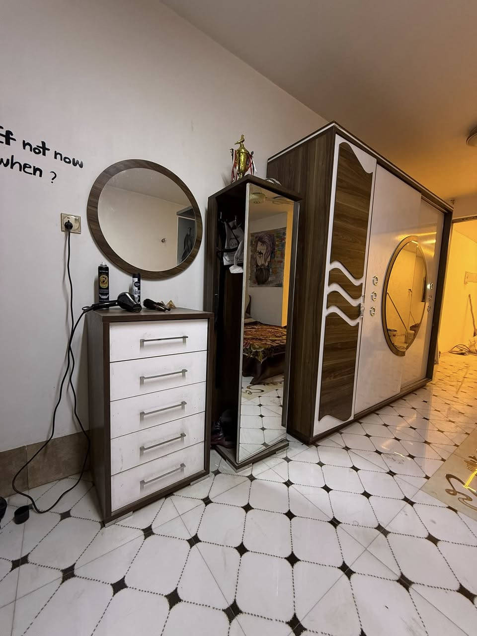 غرفة تركية 7 قطع  .. خشب HDF
السعر 300الف مكاني الدورة 
اهل المصلحة يعرفون قيمتها شگد 
***********
