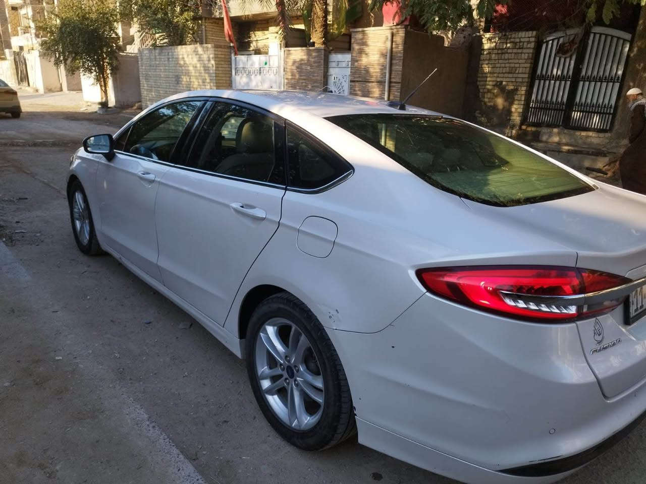 السلام عليكم 
فورد فيوجن موديل ٢٠١٨ لون ابيض صدفي
 ١)مكينة ٢٥٠٠ دوش ( خرسة)تنفس طبيعي يعني انسى شي اسمى دوانز
٢) كير ماوس 
٣) بصمة ( تشغيل . سايد بريك . جنطة ) 
٤) تبريد ثلج ( قطعتين أمامي وخلفي)
٥)داخل بيجي 
٦) شاشة ١٨٠ درجة
٧) حساسات 
٨) مسجل استريو دبل دمام البلادي
٩) تحكم استيرن جهتين
١٠)مانع انزلاق
١١) تاير ١٧ ويل كب
١٢) اقتصادية بصرف الوقود 
🔴 السعر ١٢٩ $
ابو كرار.  *********** بغداد, العراق
