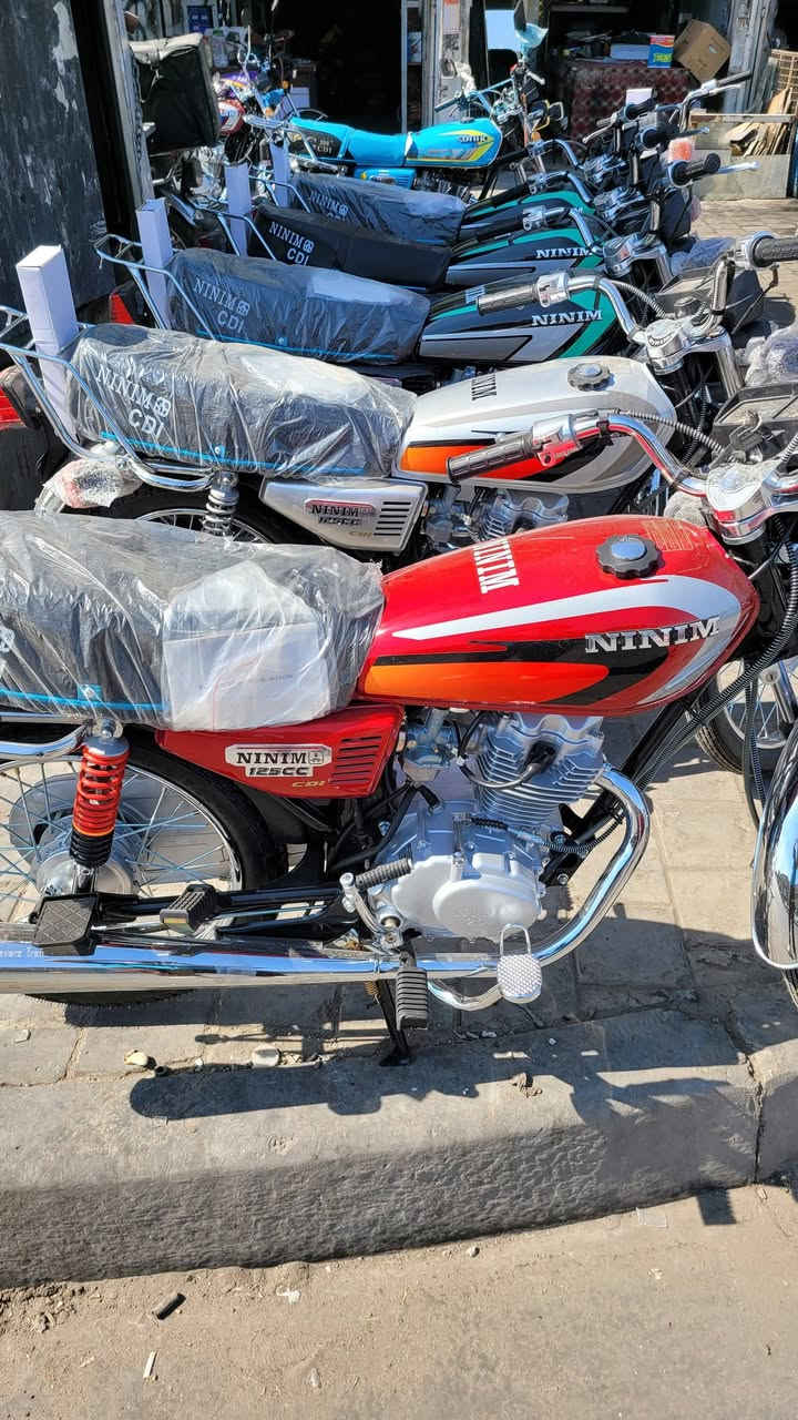 سلام عليكم شباب 
دراجات ايراني ناما ٤ كير زيرو ما ماشي متر  موديل 2027
السعر ( ٧٢٥ ) قفل قفل قفل جوة السوك  
مكاني بغداد مدينة الصدر شارع الفلاح قطاع ٣٠ 
مجمع عباس الساعدي ***********
جملة مفرد كارتون موجود
