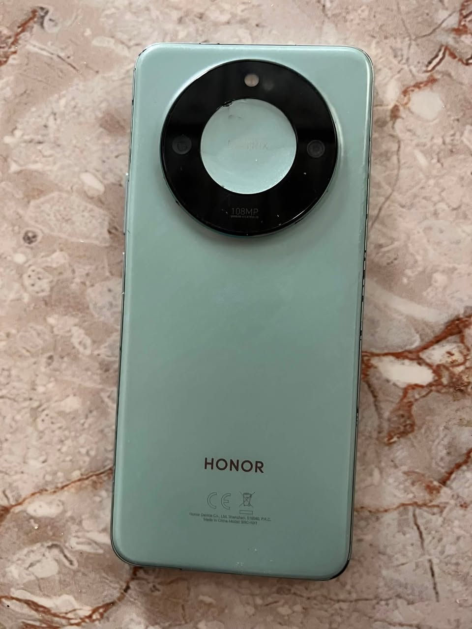 Honor. X9d سمارت.     

فول ونضيف.    سعر ١٦٠


**إذا كنت صاحب هذا الإعلان وتريد حذفه لأي سبب، رجاءا أرسل رسالة إلى الدعم الفني**