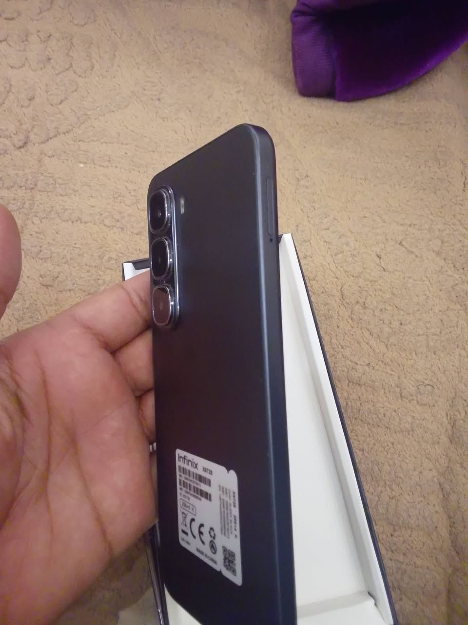 موبايل HOT60iمستخدم فقط ايام قليلة الذاكره 256   مع ملحقات وشاحن اصلي السعر 130بغداد حي السفير ***********
