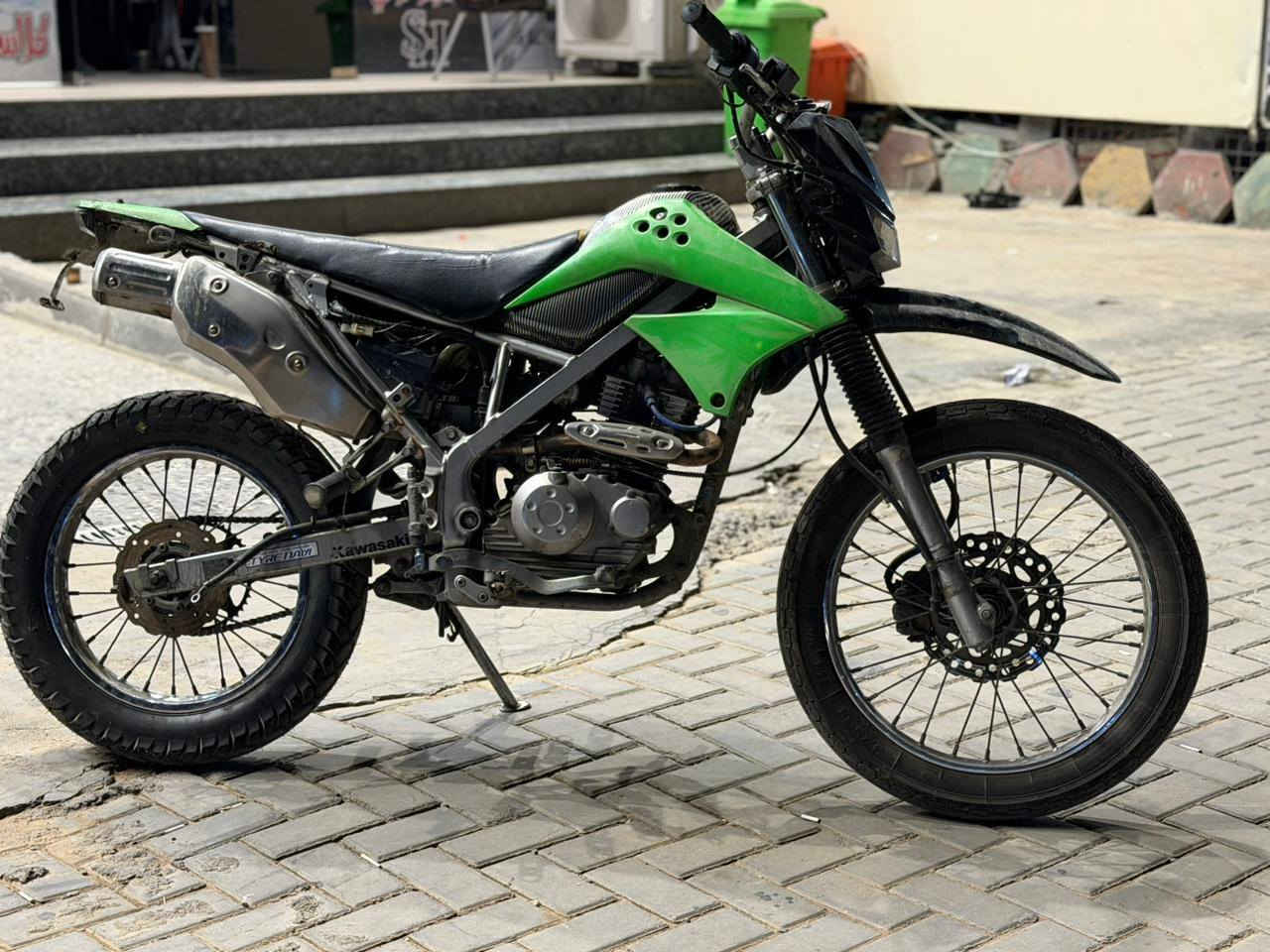 مستعجل عل بيع قفاز كاوسكي 250cc نوزل درجه كفاله عامه اوراق بس منفيس او مكاتبه السعر بواحد او بيه مجال حك الجيه العنوان بغداد للاستفسار اكثر ***********
