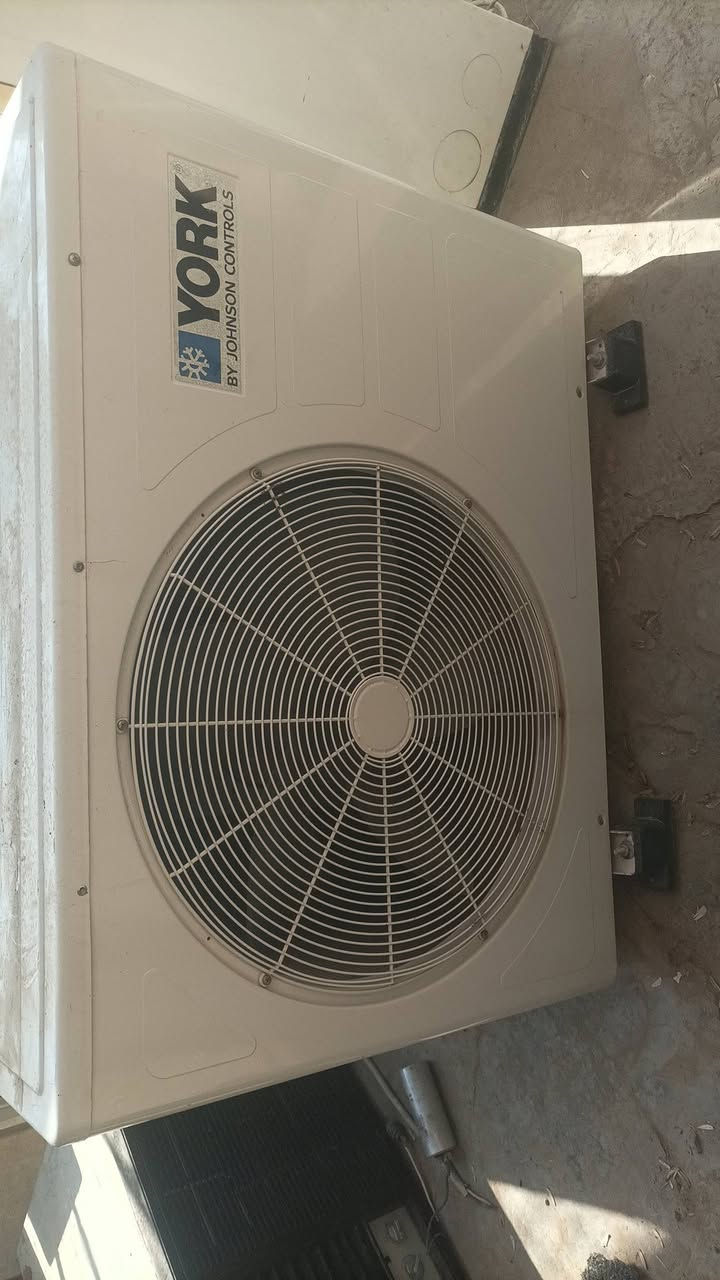 سبلت كنتوري أمريكي الاصلي 3طن دبل راديتر شركه تدفئه وتبريد 
للبيع ويرهم مراوس  شراي ادخل خاص شرط الفحص كامل بس تشد


**إذا كنت صاحب هذا الإعلان وتريد حذفه لأي سبب، رجاءا أرسل رسالة إلى الدعم الفني**