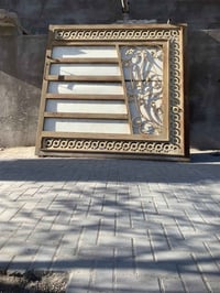 باب للبيع • بصره شارع ميثاق • قرب مركز لهادي