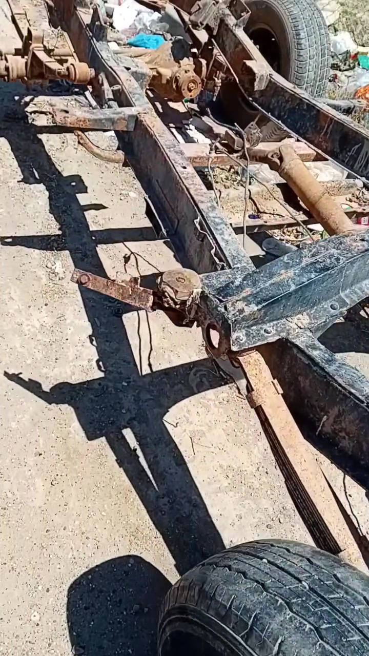 السلام عليكم شاصي زوبه للبيع نظيف جدا
مكاني بغداد الحسينيه مال راشديه 
للاتصال ***********
