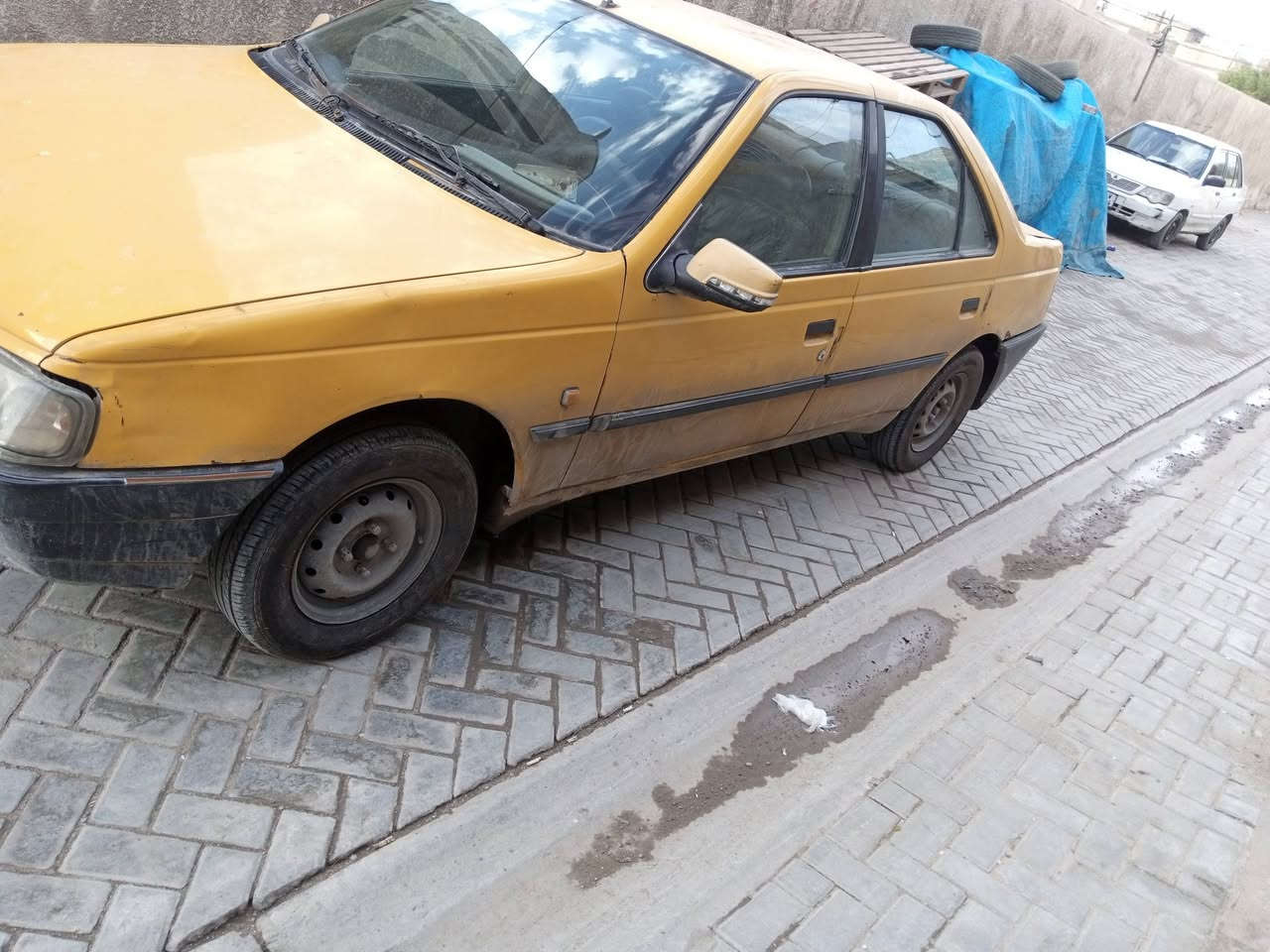 السلام عليكم بيجو روى للبيع موديل 2009سيارة محرك خير من الله كير جديد بس ثاني يفلت تخم تاير جديد صدر جديد سيارة جديدة الله شاهد عليهة هيئة 450وغرامة 100الف اني اصفرهة سيارة سعرهة ب22ورقة بيهة مجال للطيبين رقمي ***********
