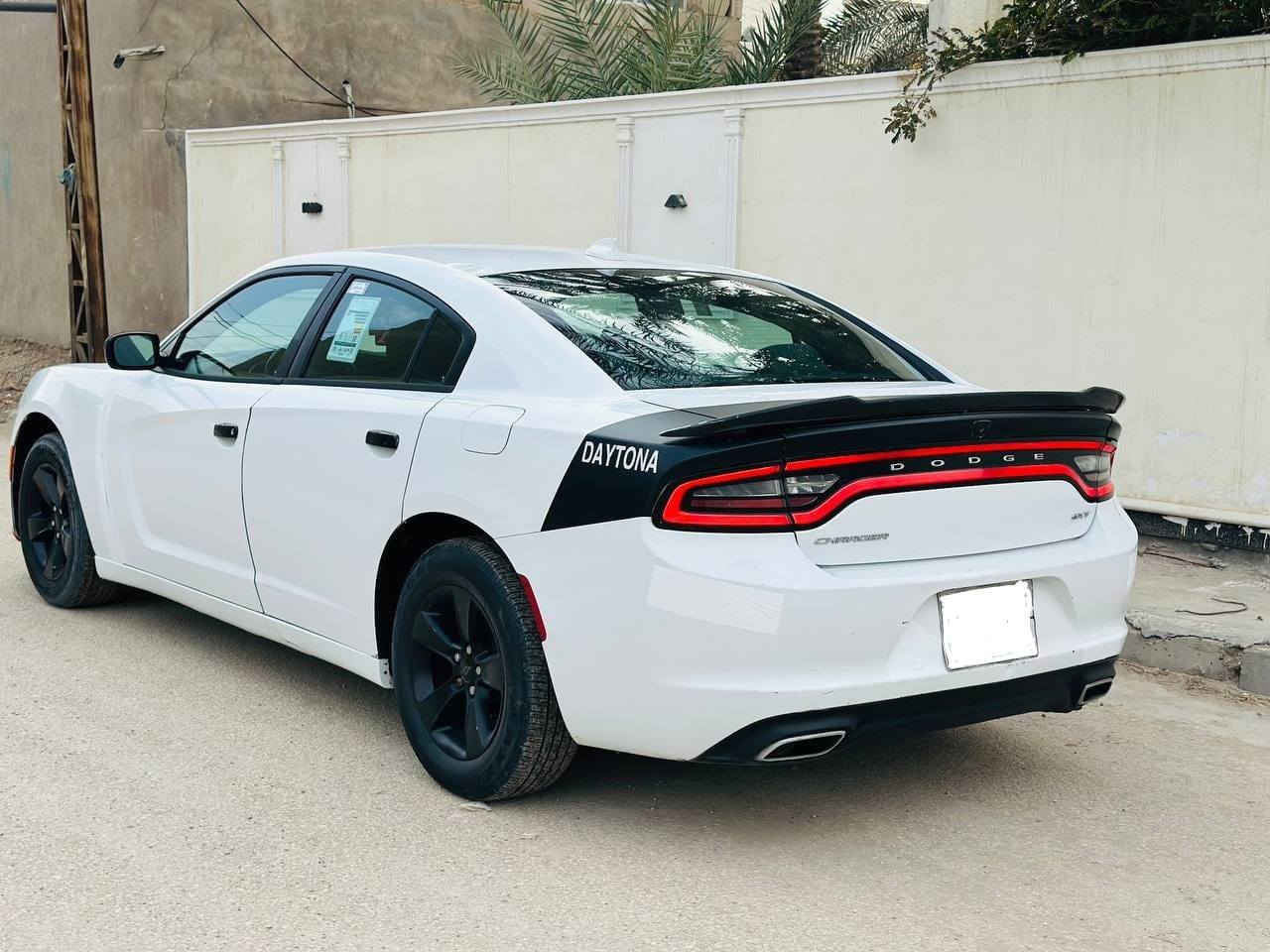 جاجر موديل ١٦ بيها جاملغ خلفي وربع باب خلفي وبيها مكانين بارد رقم اربيل تحويل مباشر ٦سلندر تو ويل سياره جديده السعر ١٧٥ وبيها مجال مكان ااسياره بابل رقم الموبايل
***********
