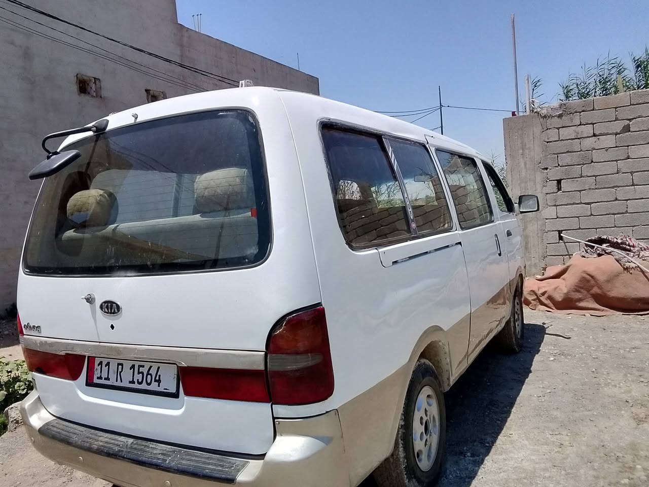 السلام عليكم كيه بريجو للبيع 
 موديل 96 رقم بغداد انكليزي 
مكاني موصل 
للاستفسار الاتصال عل 
***********
***********
