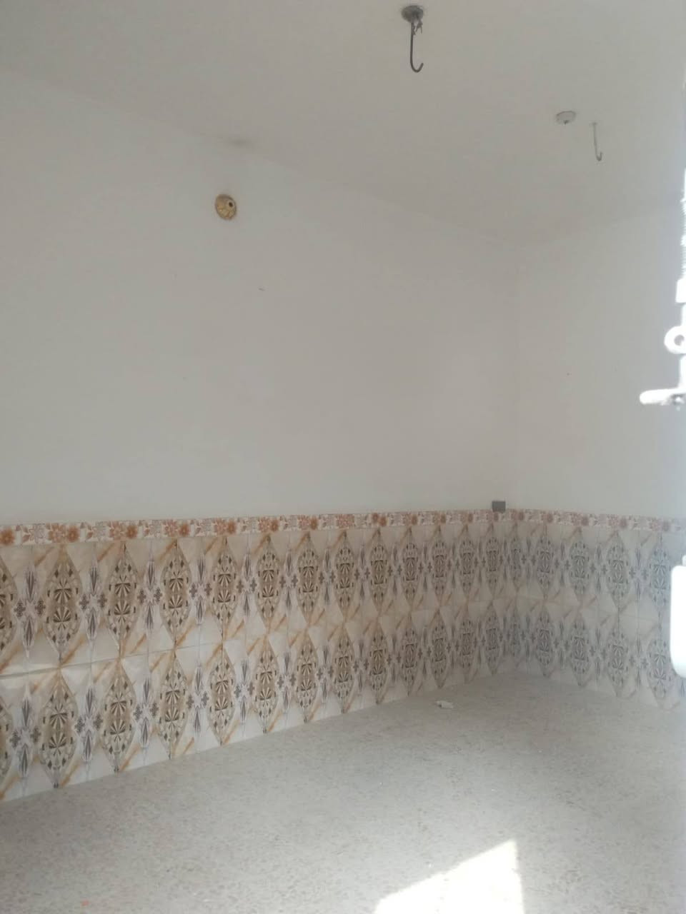 بيت 100متر طابيقن حي النداء قرب علوة تفاحه مدت الرهن سنه وقابل للتجديد سعر الرهن ٢٥قفل التفاصيل اكثر ***********
