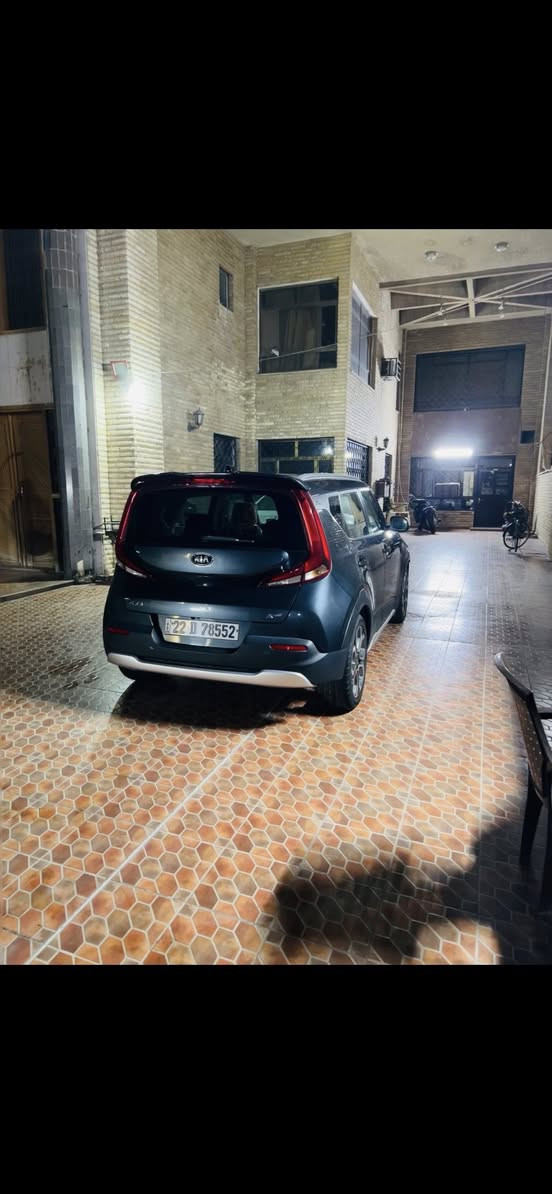 كيا صول موديل ٢٠٢٠ وارد امريكي بيه صبغ ربع جاملغ سايق مع ربع من البنيد باقي مكفول محرك 2000 دوش ماشيه ٧٥ الف سياره جديده باسمنه بغداد الوزيرية رقم هاتف صاحبه السياره ‭٠٧٧٦ ٢٢٢ ٧٢٤٧‬
