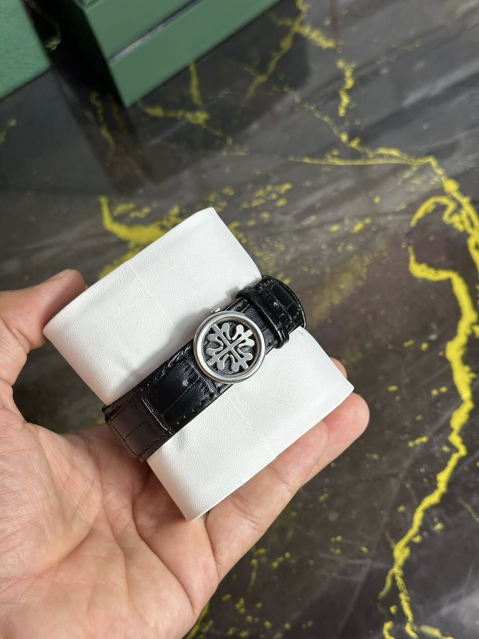 باتك فلب قطعه مرتبه
سير جلد اصلي مقاومه للماء 
قفل فراشه اصلي
25 على اول تم


**إذا كنت صاحب هذا الإعلان وتريد حذفه لأي سبب، رجاءا أرسل رسالة إلى الدعم الفني**