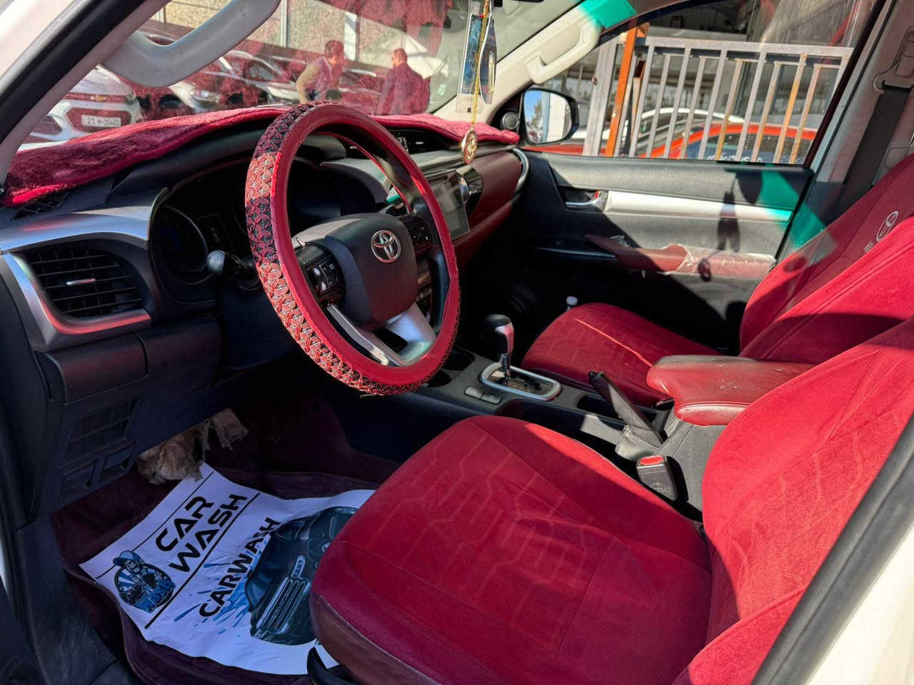 السلام عليكم
تويوتا هايلوكس 2016
السياره فور ويل 
محرك 4 سلندر
السياره اوتو ماتيك
اللون ابيض ثلجي
السياره بانزين + منظومة غاز
بدون صبغ
كير ومحرك بالشرط
تايرات جديده
سنويه جديده
السياره بيها تعديل بارد بالجاملغ الامامي جهة السكن بالاضافه الى كم رصعه بالسياره
السيارة ماشي 200 حقيقي 
للاستفسار اكثر اتصل ع الرقم
***********
