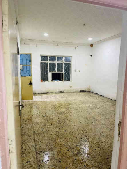 🛑 للبيع بيت في ابي غرق حي السلام طابو صرف مساحة 220متر ركن ع الشارع التبليط مباشرة عرض الشارع 15 متر يحتوي على 3غرف نوم وهول واستقبال ومطبخ وصحيات وكراج سيارة السعر 130 مليون وبيه مجال للاستفسار الاتصال او واتساب او مراسلة الصفحه ***********
