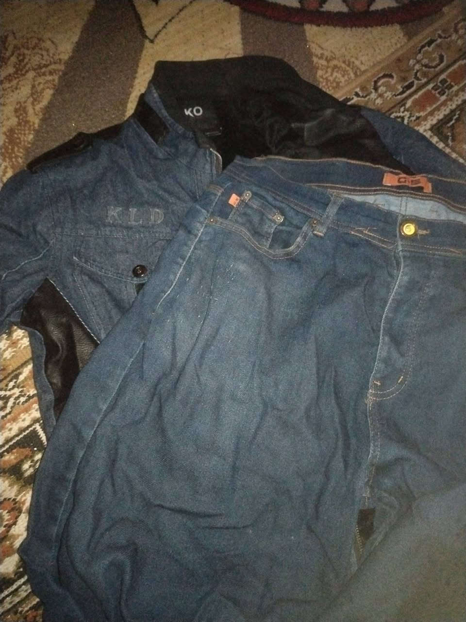 (مكلف بالنشر).. 
ملابس باله للبيع قطع نضيفه مثل ماتشوفون واكو هواي مامصورات وذا تريدون تاخذونهن شليفين موجودات
العنوان شارع الحسينيه الجبيره *********** رقمي
ربي يرزق الجميع ❤️
