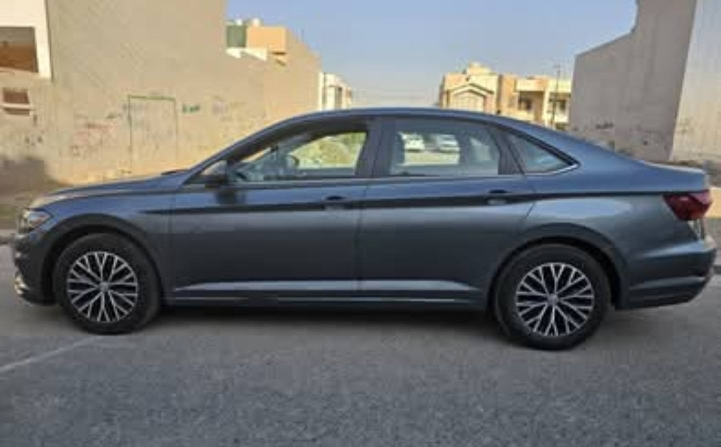 جيتا ٢٠١٩  مواصفات S
پشت و پيش كةپسه 
٦٥ هةزار مايل رويشتيه
هيچ بوياغي نيه تةنانةت دةعاميش بئ بوياغه
لايت و بةردئ ئيگزوز و راديتةرةكان و بةواوبه بيلادي بة شةرت
تةنها دوسةي لأي سايق توزيك بوياغي هةيه 
ئيرباگي سوكان دةشبول بةشةرته 
سةيارةكه لة هةوليره أربيل, العراق


**إذا كنت صاحب هذا الإعلان وتريد حذفه لأي سبب، رجاءا أرسل رسالة إلى الدعم الفني**