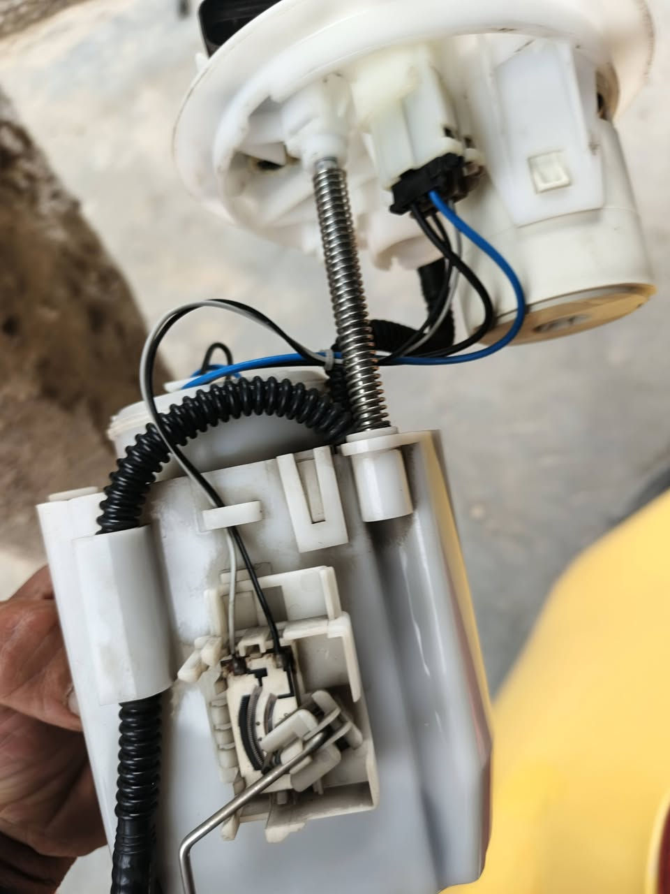 السلام عليكم عبوه فيت بم نضيفه اصلية مال فورتي السعر 75  العنوان بغداد ***********
