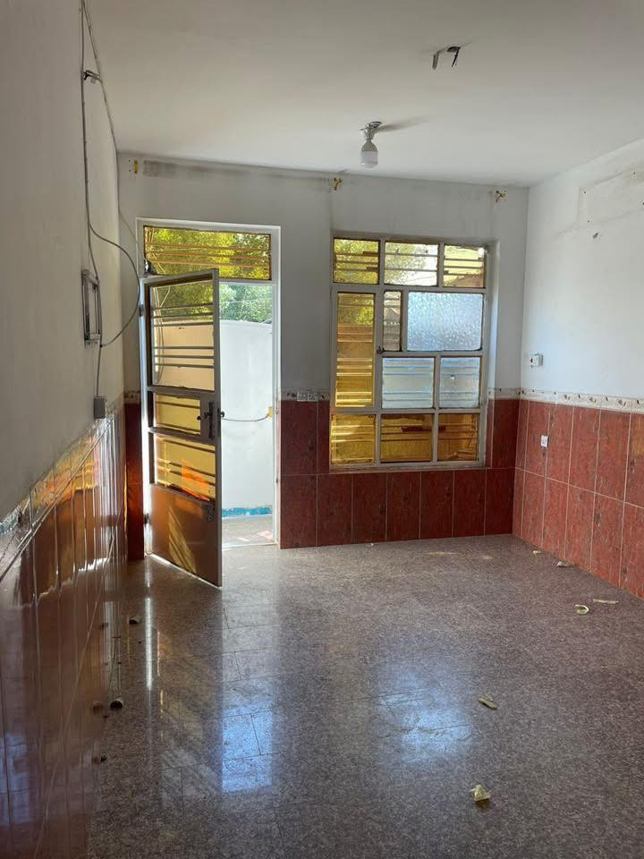 للبيع✅
55م.     
الطابق1️⃣أستقبال+مطبخ+غرفة نوم+خدمات
الطابق2️⃣غرف نوم عدد(2)
الموقع📍حي اور-قرب سايدين مثلجات الملكة
🔸السعر:155 قابل للتفاوض

مكتب الثقة للعقار
حي اور-شارع نادي النفط-مقابل مركز سناريا لطب الأسنان
***********📳
***********📳
