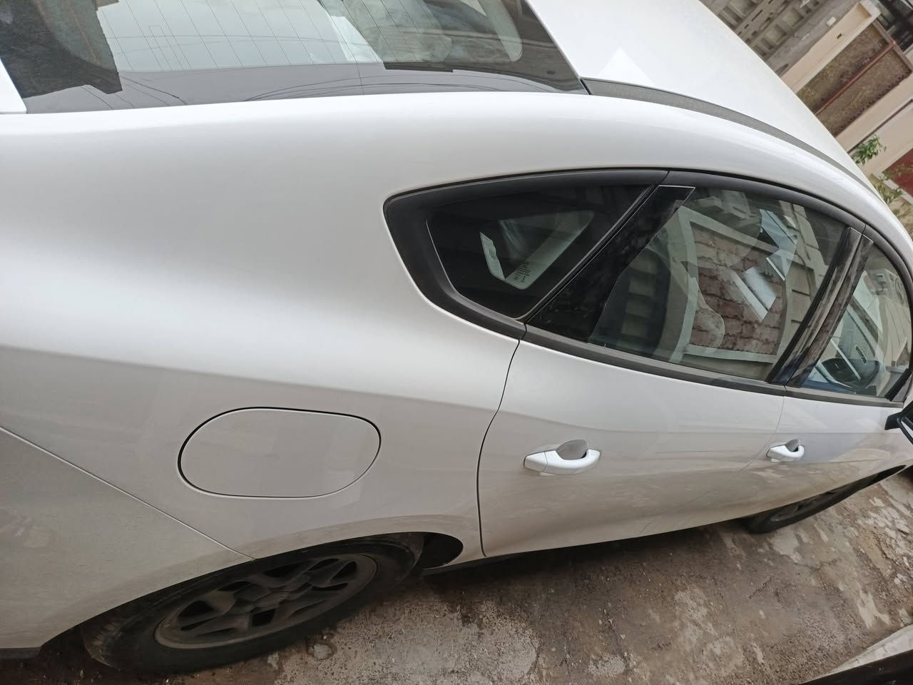 سيارة byd sel5 للبيع السيارة مواصفاتها معروفة ماشية ٥٧٠ Hev قابل للزيادة السيارة خير من الله كفالة من كير ومحرك الضربة والشخط عدا الدعامية الخلفية بيها شخوك بسيطة تروح بالبولش الباقي خير من الله شاحنة مابيها اني شتريتها بلة شاحنة مرقم وكامل بسمي السيارة مصروف عليها دوسات 5D هي والصندوك بس ذني مشتريهن ١٢٥ وبعد اكو تفاصيل
السعر ١٨٤٥٠٠٠ د.ع ١٢٣٠٠$ قفل للتواصل على الرقم التالي 
*********** مكاني بغداد
