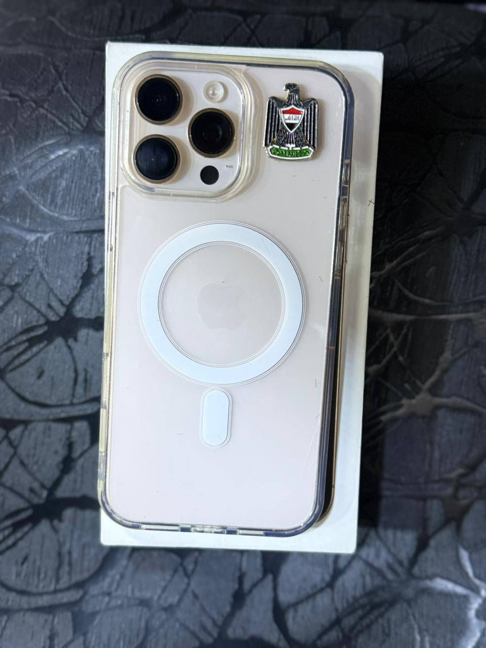 16 برو ماكس ذاكره 256 شرق اوسط 
الذهبي بطاريه 93 بسعر 1350 قفل 
والاسود بطاريه 94 بسعر 1375
مع التوصيل 
***********
