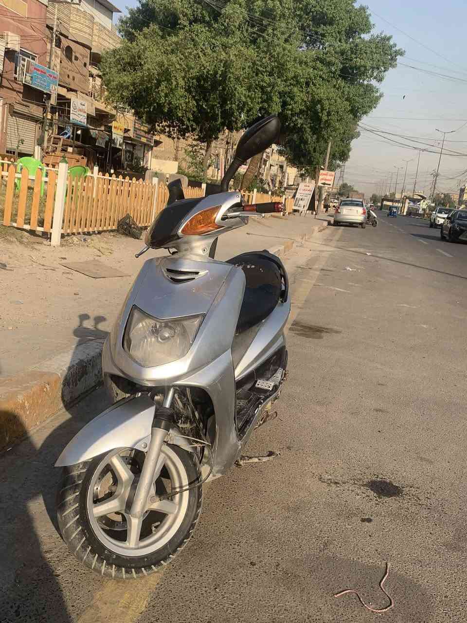 سلام عليكم شباب دراجه سكنس نثيه يباني 110 دراجه مكينه ناعمه سلف هندر بي وقت ومكفوله لا صوت ولا دخان من كلشي اكفل دراجه حيل نضيفه 
وسعر 350 بيه مجال بصيط مكاني بغداد مدينه او حي اور رقمي ***********
