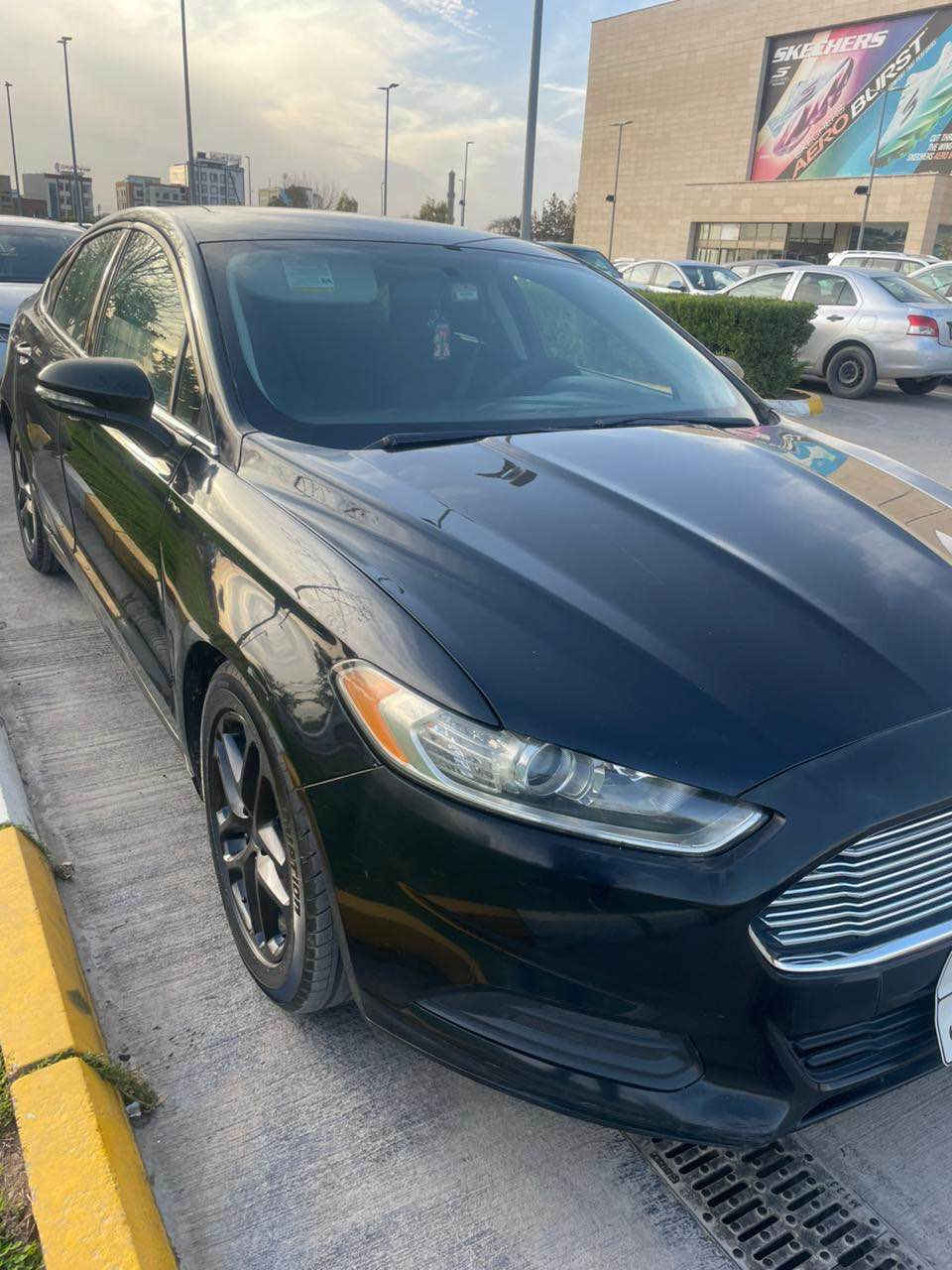 فۆرد ڤیوژن 
مۆدیل 2016
رەنگ رەشی قەتران
مواسەفات se
مەکینە 2,5 مەرغوب بەبێ تۆربۆ مواسەفات 
شاشە گەورە 3 شاشە کوشن کارەبایی گێر تۆماتیک و عادی 
تەحدید سورعە سوکان ڤۆلیۆم کامیرە و راداری پشتەوە چوار تەیەی نوێ لەژێرە  سەنەوی بەسەرچوە
چاملغی پێشەوە لەگەڵ روبعێک بۆنید سبوغە شانەکانی لای خوارەوە ١ بست کەمتر سبوغە 
سعری 112 وەرەقە و مەجالەکی کەمی تیدایە  
رەقەم موبایل *********** أربيل, العراق
