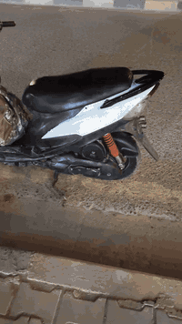 السلام عليكم دراجه ماكس عدله ياباني للبيع دراجه خير وبركه ما بيها نقص اي شيء دراجه مال كراب تشتغل بيها اخذ منها لا تعطيها بسعر 450 اوراق معرض موجود وهذا رقمي متواجد اتصال*********** دراجه حلوه شبابيه
