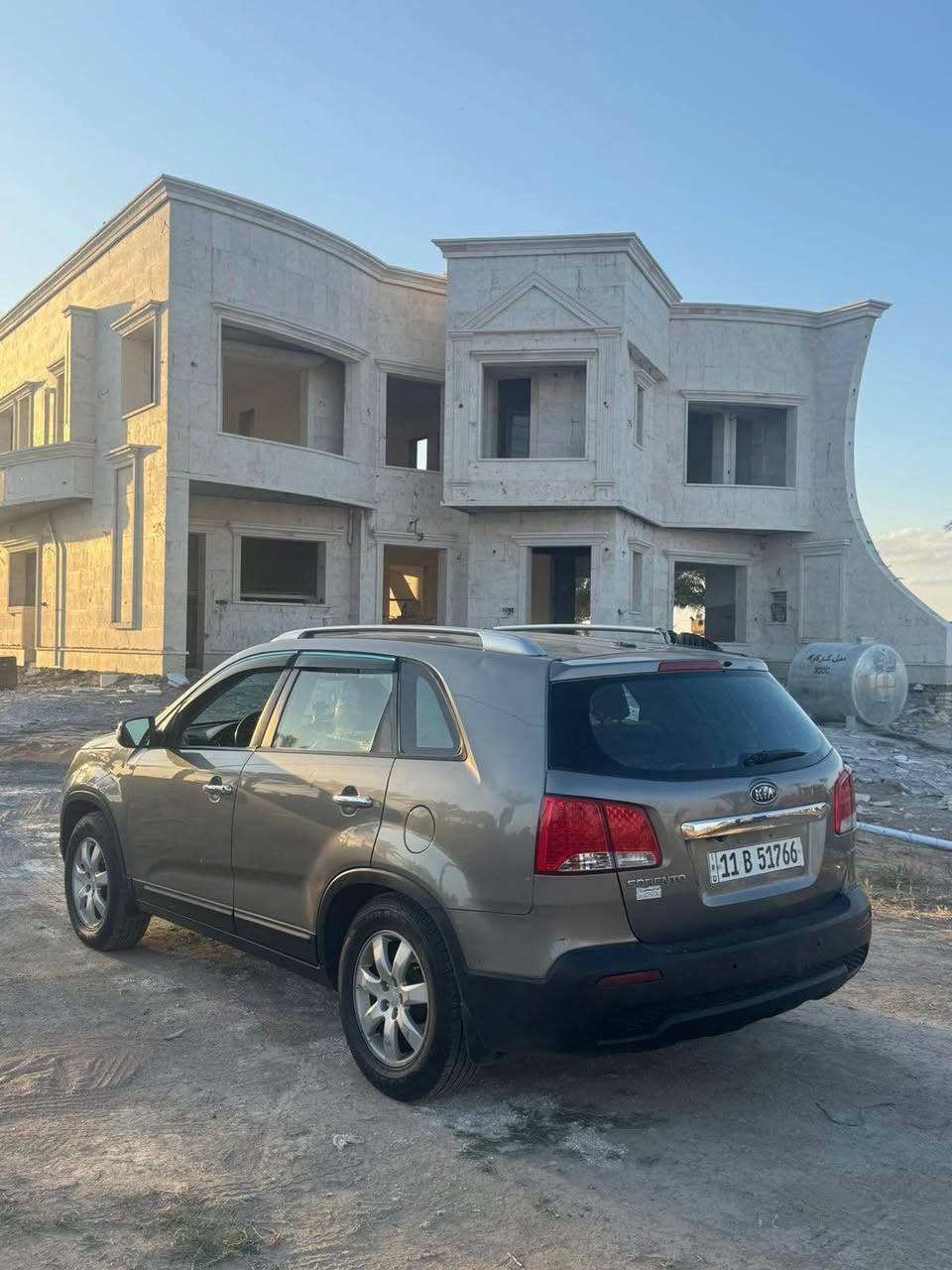 السلام عليكم. *********** للبيع كيا سورنتو موديل 2011 محرك لوك 2400دوش بلادي  تخم تاير صدر امامي خلفي جديد منضومة زنون عالي ناصي عدسات اصليه سبعه راكب كشانه تدفئه تبريد حادثه من امريكا جاملغ الخلفي جهة الصدر وباب الخلفي الي يم جاملغ جارد. وبلعراق صار بيه حادث باب صدر وجاملغ شخط وصابغين صفحه بدون تكمه وبدون دواخل سياره ماشيه 135 بسمي سياره جديده مامتعوبه مال جناي 
*********** بغداد, العراق
