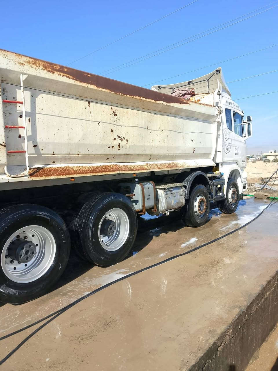 سلام عليكم من رخصت الأدمن المحترم سكانيه  V8 2017 قاطره ومقطوره بسمي سياره جاهزه من جوه الشغل مكفوله كير محرك حداده سياره خير من الله تايرات تخم جديدجوها مكان السياره بصره الزبير السعر 8شدات ونص $ ***********
