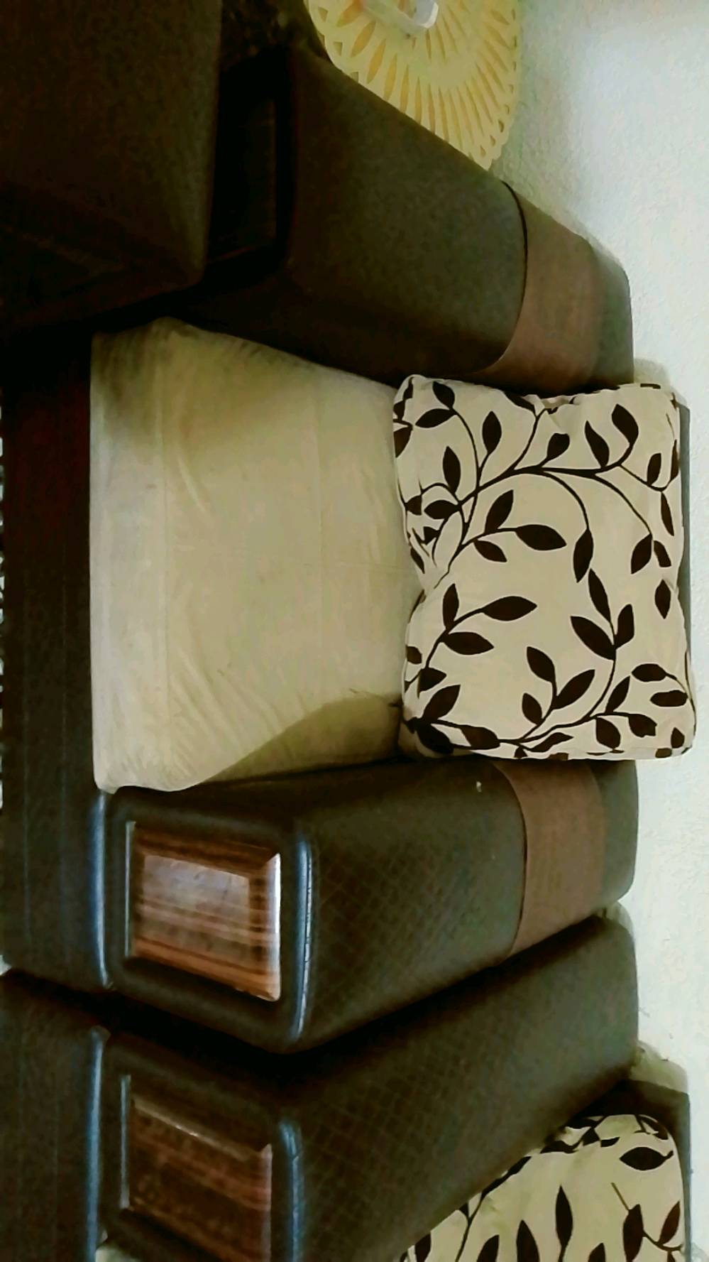 سلام عليكم تخم للبيع مع كوشاتة وملحقاتة ونضيف الي يحب يستفسر يطب خاص لو دك 

بغداد الشعلة 