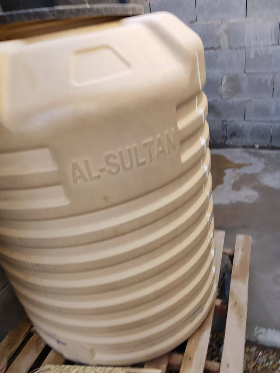 سلام عليكم 

متوفر
 تانكي ابو 1000 وبوري استندر وثاني نقص مترين وعكسات وموصلات وسدادات  

للبيع 
السعر 150الف شلع  للاستفسار تواصل خاص او الاتصال على الرقم ***********
