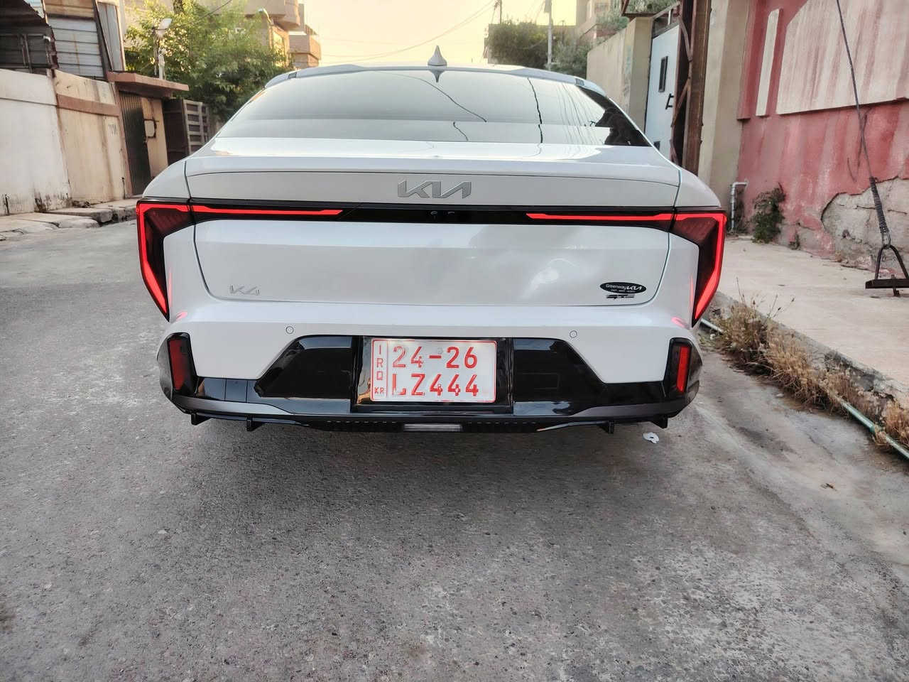 كيا K4 كي فور جي تي لاين 2025 فئة 1/1 Gt line
المحرك :1600 توربو
السيارة كلين بدون صبغ بدون دواخل وبدون ايرباك بيها بخصه  بصندوق وبعد مامصلحة. موضح بالصور
العداد 3000 ميل زيرو السيارة بعدها بوضع السركة
المواصفات. أعلى فئة بل k4 
بصمة 
بانوراما
5 كامرات 
حساسات امامي وخلفي
كشن كهربائي حار وبارد
كشن خزن 
رادار امامي وخلفي 
انارة داخلية متعددة الالوان
شاحن وايرليس 
هندبريك بصمة. اوتو هولد
تبريد قطعتين.تبريد شاشة متصلة 
شفتات بالستيرن. 
مري قلاب 
نظام ترحيب. وصندوق ذكي.
دخول جديد
بدون رقم تترقم شمالي 
مكان السيارة موصل للإستفسار اتصال بالرقم ***********
