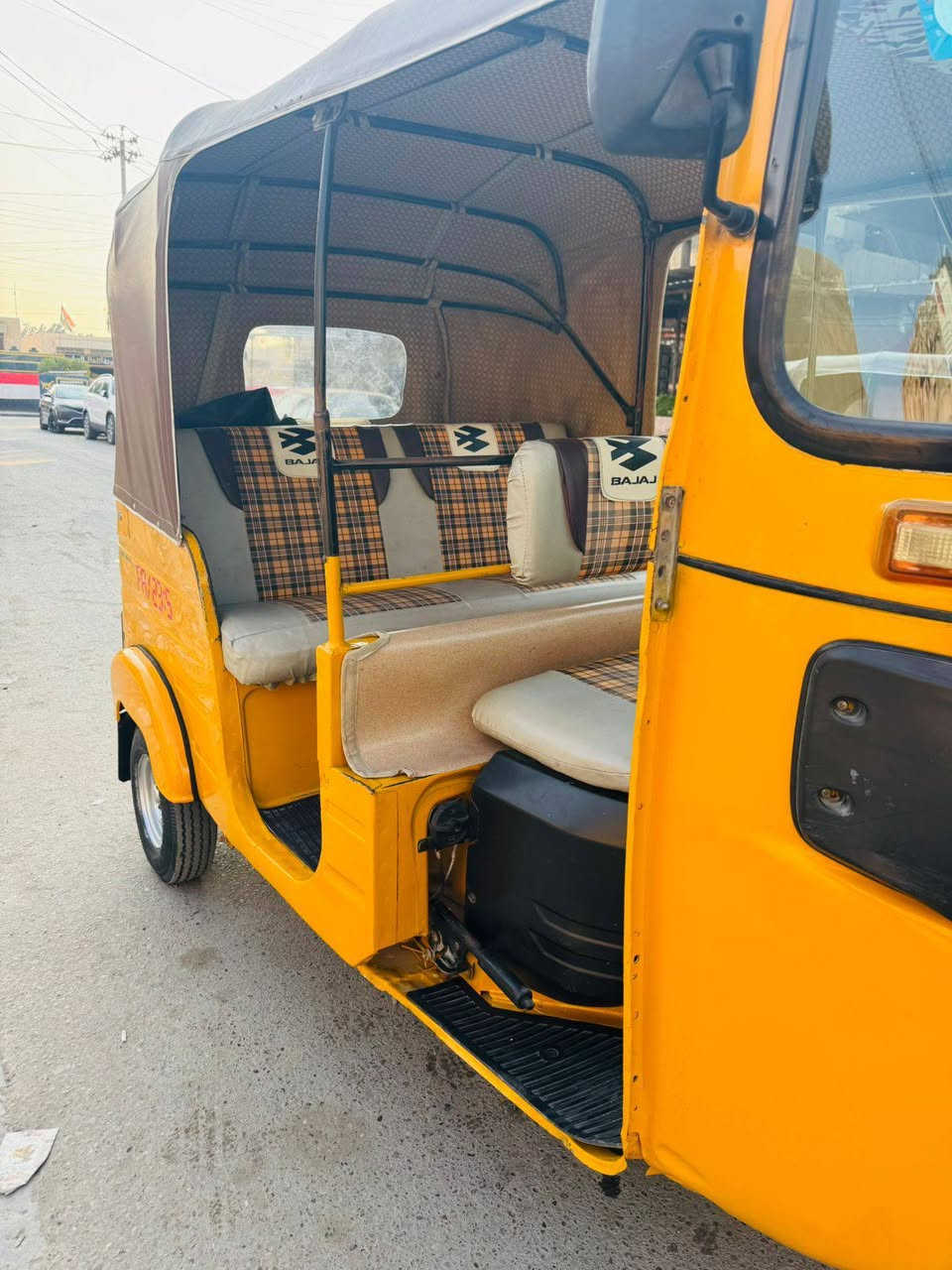 سلام عليكم تكتك للبيع 
موديل 19شهر 12 
رقم وسنوية رقم بغداد انكليزي تحويل ثانيوم 
تكتك جاهزة سفريات تخم تاير كهربائيات كلها شغالة دوشمة 
بغداد المعامل قرب فلكت حي نصر /رقم الهاتف ***********
