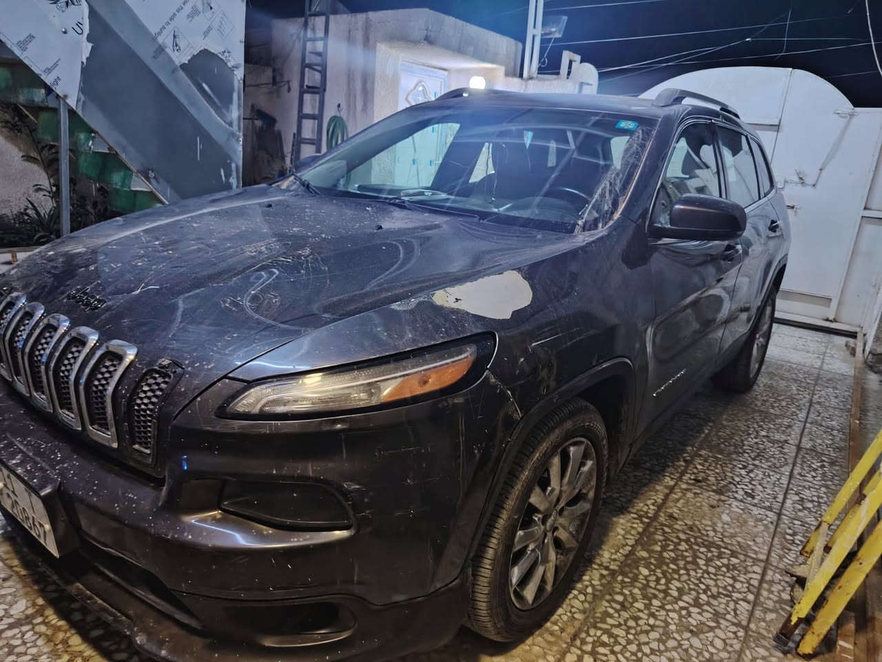 السياره جيب بزون لون فيلي اربع سلندر موديل ٢٠١٦   المحرك والكير ضمان والتبريد ثلج بيها بعض الخدوش يعني السياره جاهزه
المكان / بغداد حي اور 

***********

