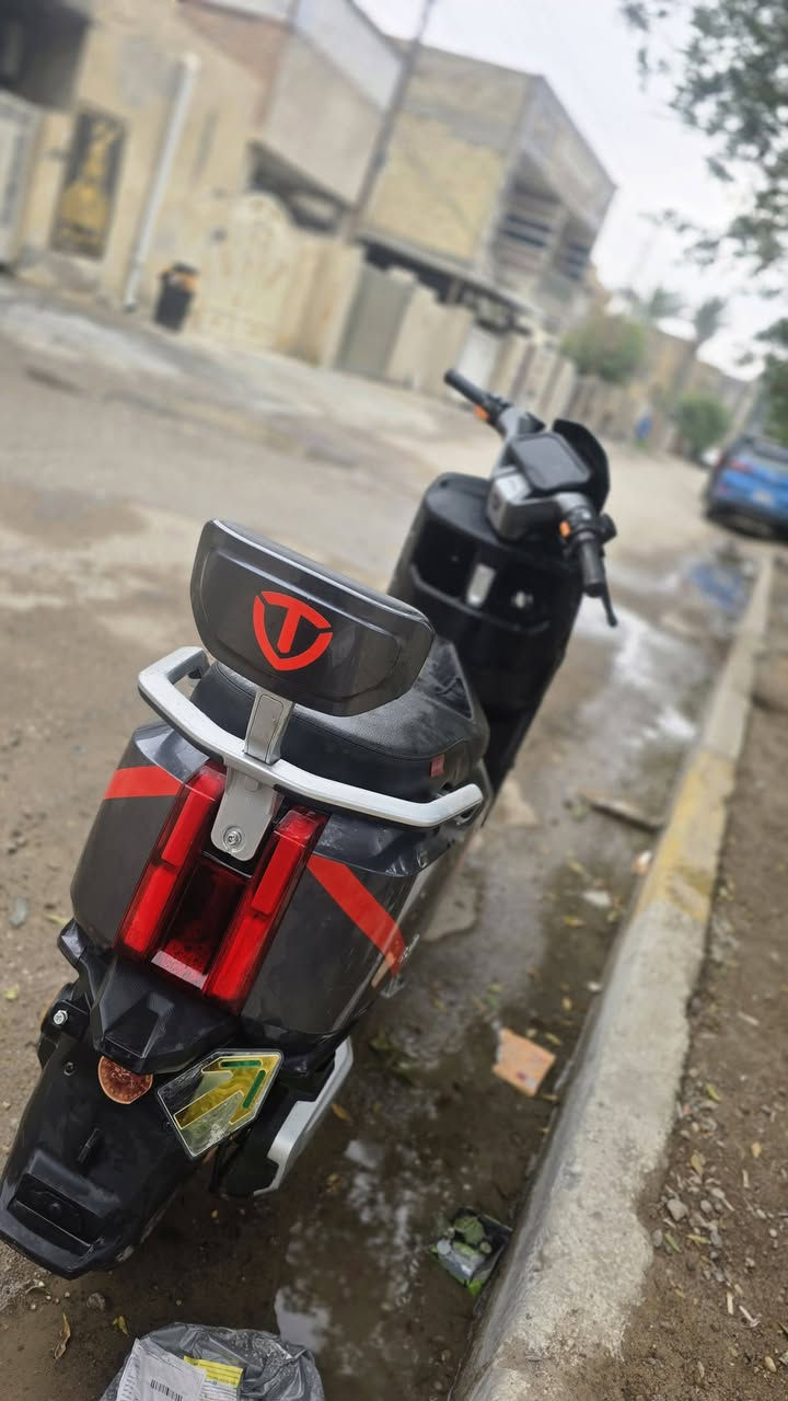 السلام عليكم دراجه شحن من شركة تالج العالميه دراجه 6بطاريات دبل لايت عالمي ناصي رماش لايت زنون ملف 1500 دراجه خير من الله وياها كارت تشغيل وسويج فقط درع امامي وهيه بعد معروفه سعرهه 650وبيهه مجال حك الجيه عنواني بغداد شهداء البياع رقمي ***********واتساب او اتصال
