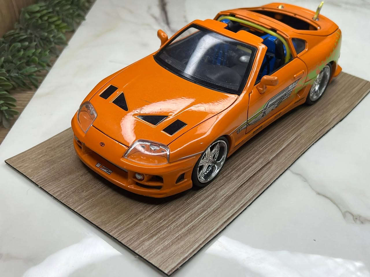 حجم 1/24 
تويوتا سوبرا MK4 
من شركه / جادا 
من فلم / فاست فيورس 

للتواصل : ***********
حساب تيك : diecastbaghdad0
انستا : diecast_baghdad_1
فيس بوك  : طه جمال العامري
