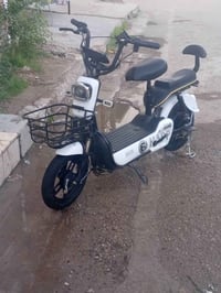دراجه شحن موديل 24 بيها 3 سرعة سعرها 200 مكاني بغداد حي الجهاد  رقمي 0...
