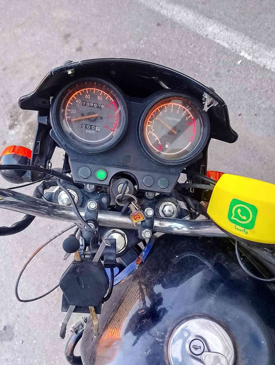 السلام عليكم ما شاء الله
دراجه للبيع : النوع دايوان جبلي 150cc

المديل : 2022 

الدراجة حالة الوكالة ما مبدل اي شي 

عدسه زنون LID عالي ناصي
 
رقم التلفون : ***********
مامتواجد عله فيس
