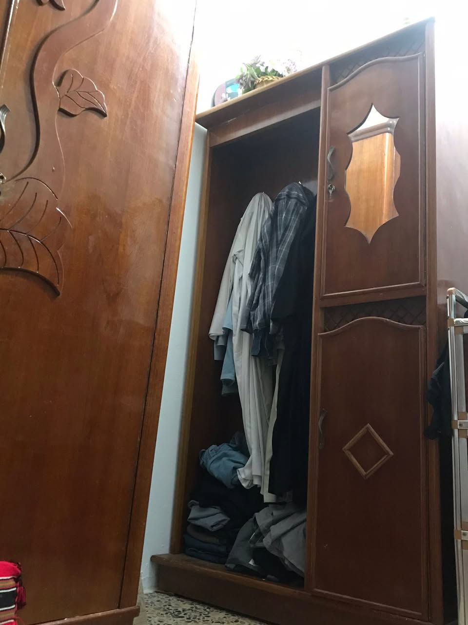 كنتور + زاويه للبيع مستعجل الاستفسار الاتصال على الرقم التالي ***********
