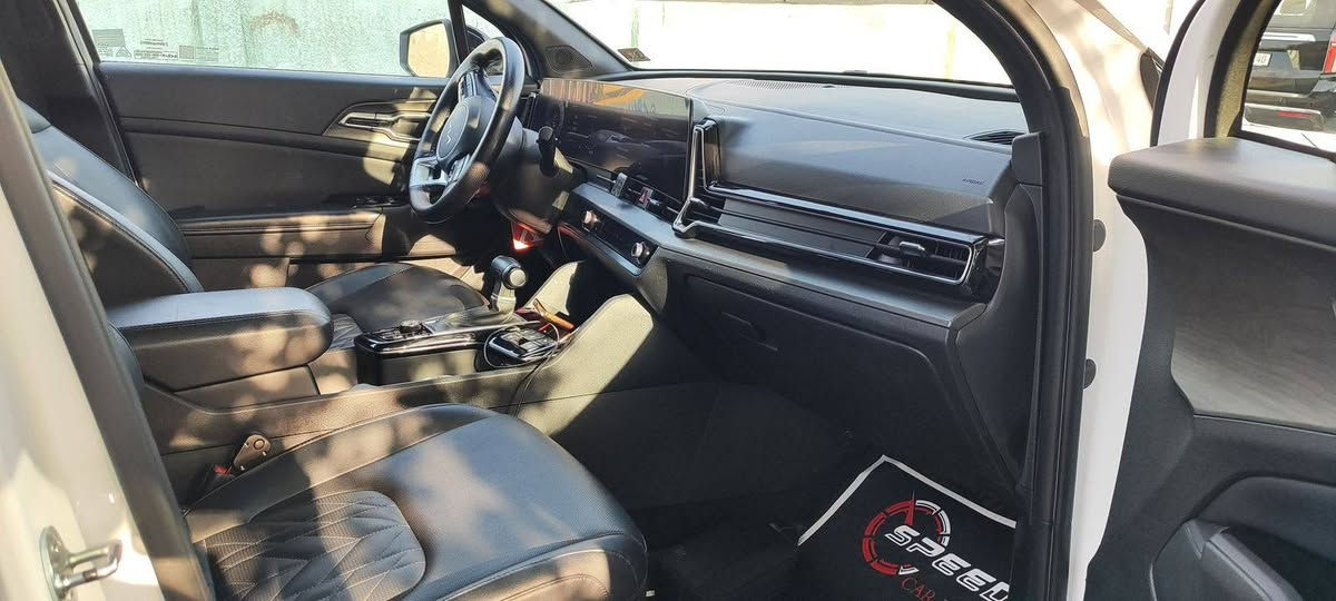 كيا سبورتج ٢٠٢٣ اكس برو برستيج 
وارد امريكي
حادث جاملغ خلف السايق وشوية من قبغ الجنطة 
بدون ايرباك 
ماشية ٤٦ الف كيلو مو ميل 
المواصفات :
بانوراما 
بصمة ابواب وتشغيل 
كاميرات ٣٦٠ 
كاميرات وية الاشارة 
رادارات 
نقطة عمياء 
بريك تلقائي 
كروس كونترول تفاعلي 
حساسات امامي خلفي 
داخل جلد 
كشنات كهرباء وميموري
كشنات تدفئة وتبريد 
تدفئة ستيرن 
اوتو ستوب 
نقطة عمياء 
شحن لاسلكي 
منافذ شحن سريع 
جنطة كهرباء لايت زينون بلادي 
فور ويل 
محرك ٢٥٠٠ 
السيارة فوول مواصفات اعلى فئة معروفة البرستيج
مكان بغداد

رقم صاحب سيارة ***********
