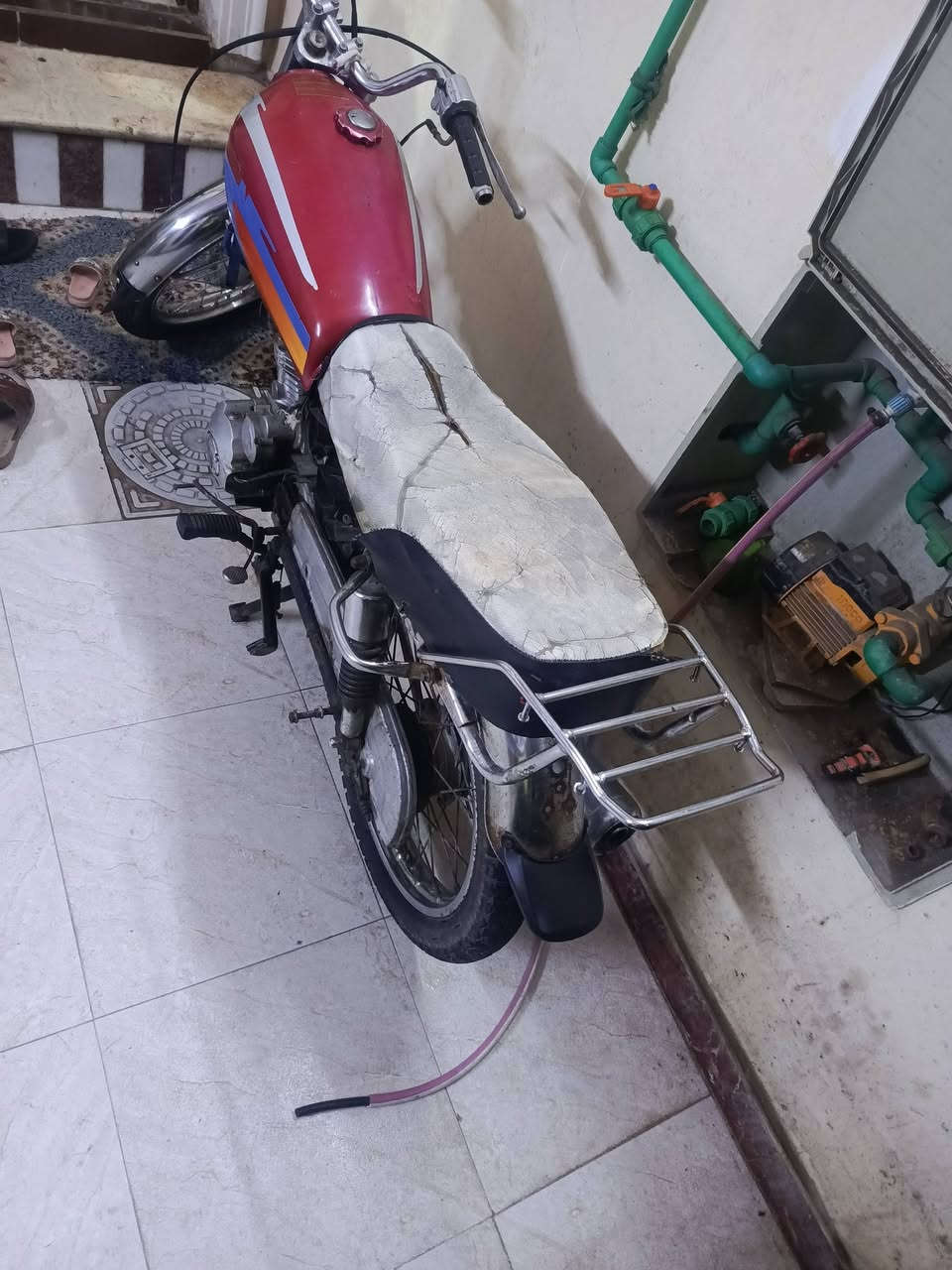 دراجة دوات لبيع سعر 250
مكان حي بغداد قرب مجلس محافظة البصرة 
رقم هاتف:***********
