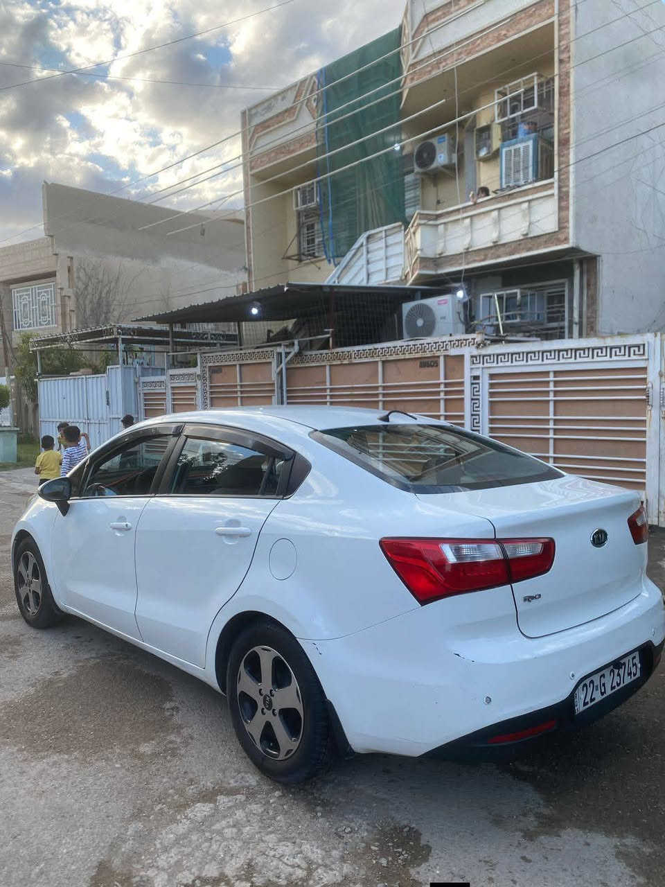 السلام عليكم 
للبيع او مراوس
كيا ريو 2012 خليجي مكفولة 
بيها بارد بالباب موضح بالصور
السعر 95 
مكان بغداد الدورة المهدية الثانية
***********0  بي واتس اب
